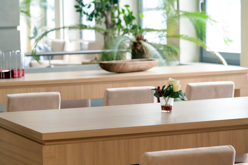 Dining area in the cafeteria at qSkills